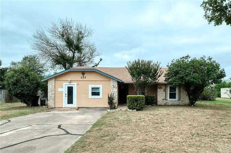 225 Green Pasture DR Hutto, TX 78634