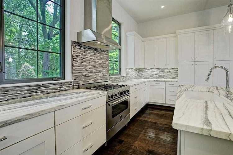 11042 Jardin Des Circle Houston, TX 77043