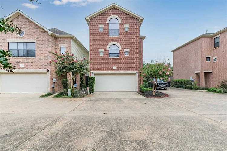 3558 Link Valley Dr Houston, TX 77025