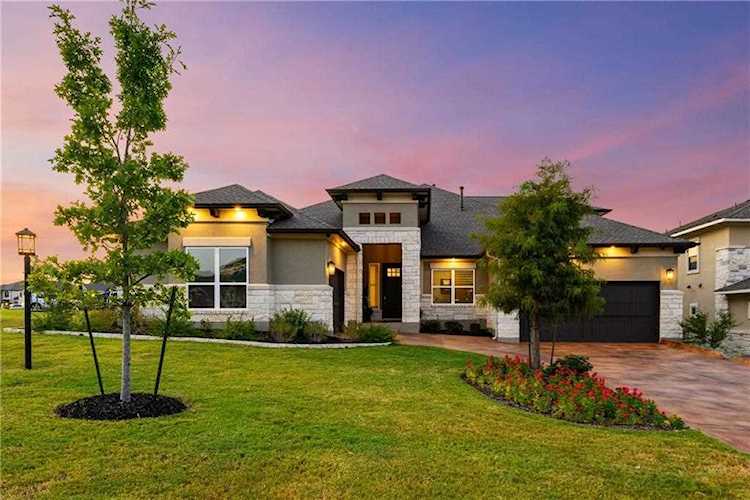 301 Coniglio CV Lakeway, TX 78738