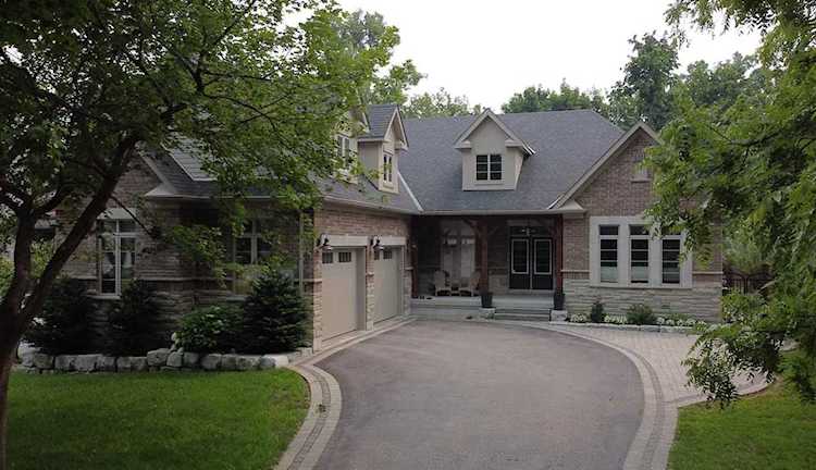 25 Heatherwood Dr Springwater, ON L9X 0N4