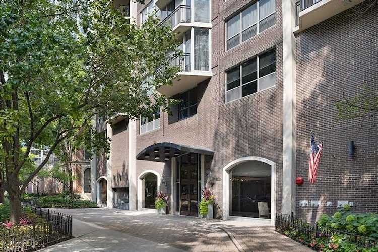 1515 N Astor St #11B Chicago, IL 60610
