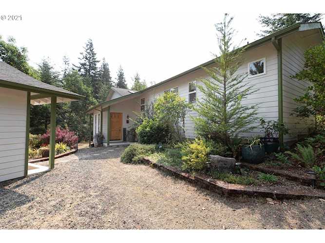 89351 Sunny Loop Ln Bandon, OR 97411