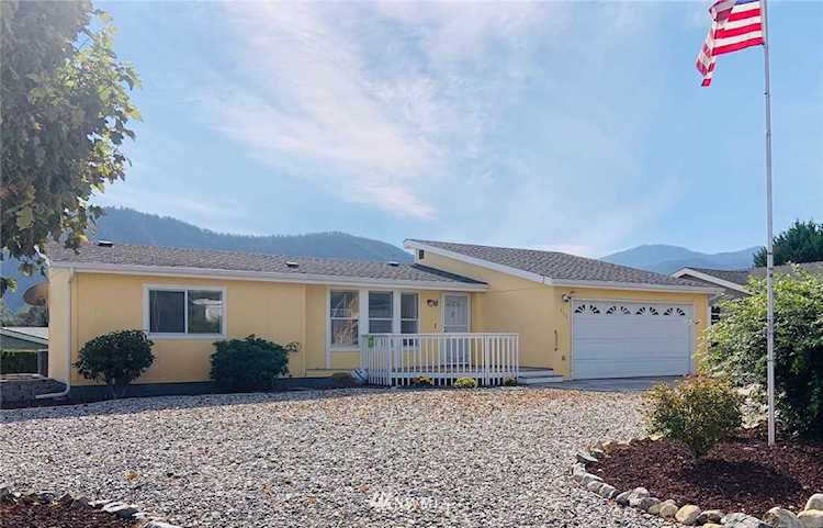 950 Sunrise Dr Manson, WA 98831