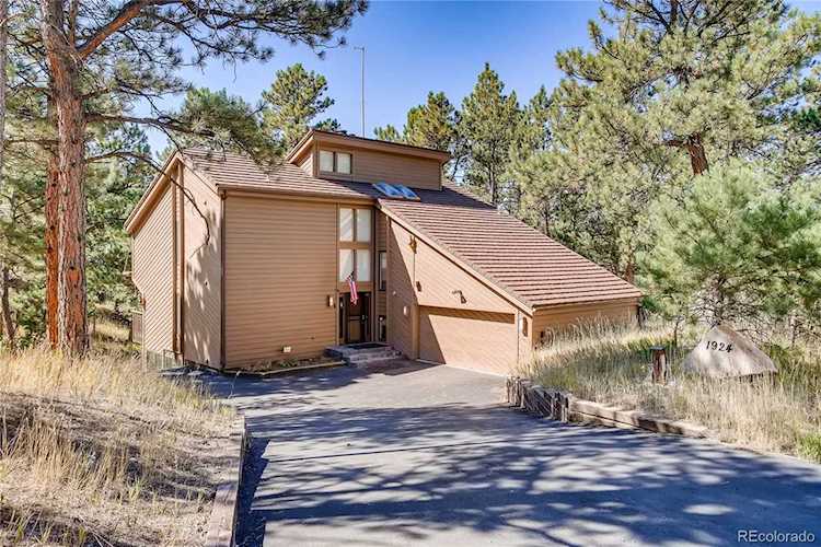 1924 S Foothills Dr Golden, CO 80401