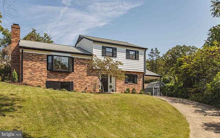 2121 Natahoa Ct Falls Church, VA 22043 | MLS ® VAFX2022512 Photo 1