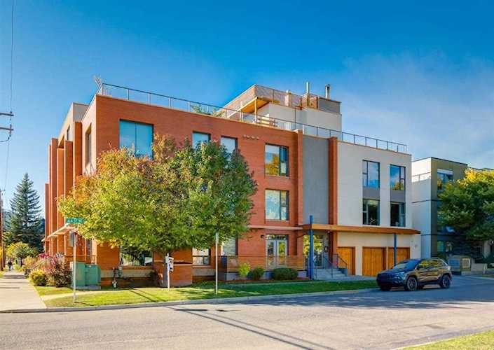 33 6A St NE #204 Calgary, AB T2E 5A1