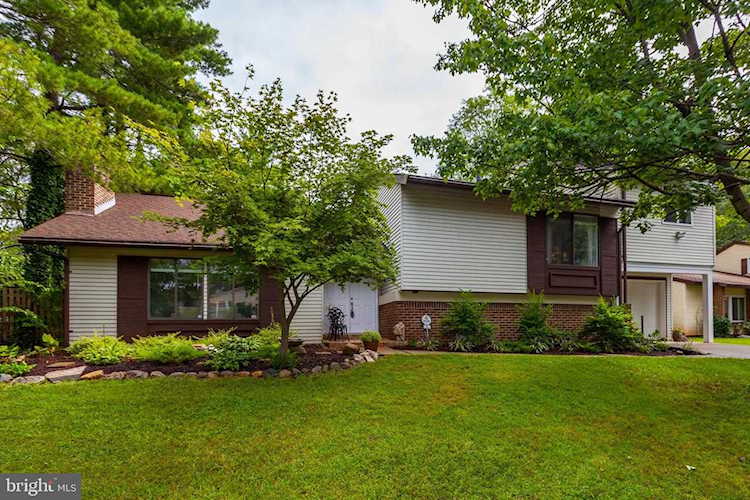 6 Middleton Ln Sterling, VA 20164 | MLS ® VALO2007298 Photo 1