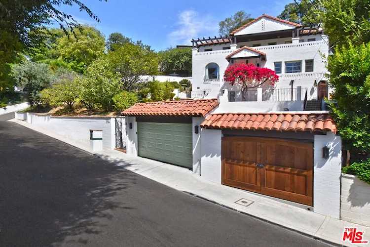 3734 Reklaw Dr Studio City, CA 91604