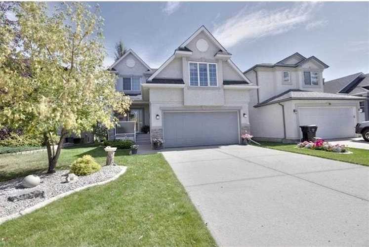 62 Harvest Grove Close NE Calgary, AB T3K 4T7