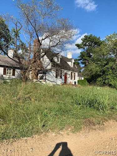 16293 Mountain Rd Montpelier, VA 23192