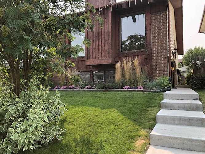36 Templeson Crescent NE Calgary, AB T1Y 5L8