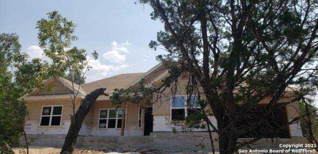 825 Cougar Dr Canyon Lake, TX 78133
