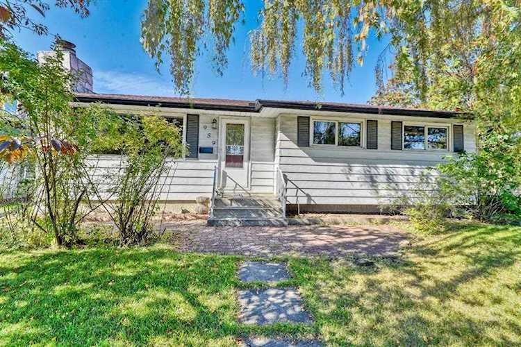959 Mayland Dr NE Calgary, AB T2E 6C3