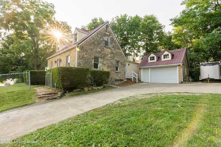 10509 Ballardsville Rd Louisville, KY 40241