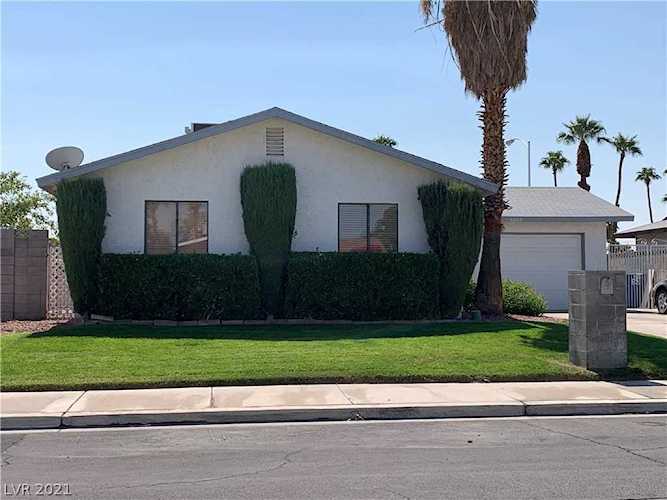6429 Bugbee Ave Las Vegas, NV 89103