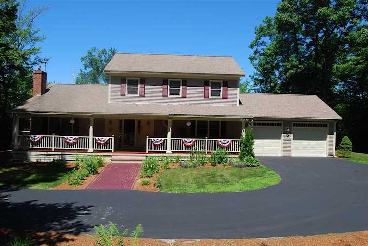 53 Springfield Point Rd Wolfeboro, NH 03894