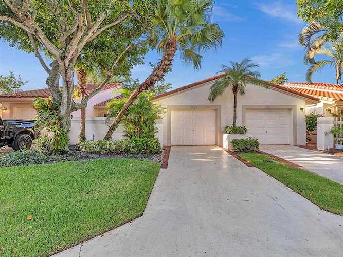 19975 Dean Drive Boca Raton, FL 33434