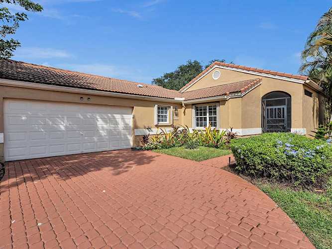8411 Nadmar Avenue Boca Raton, FL 33434