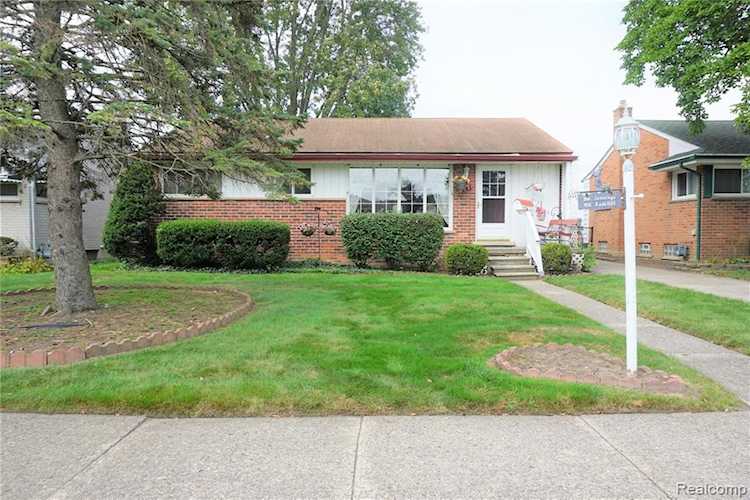 451 Radcliff St Garden City, MI 48135 | MLS 2210078982 Photo 1