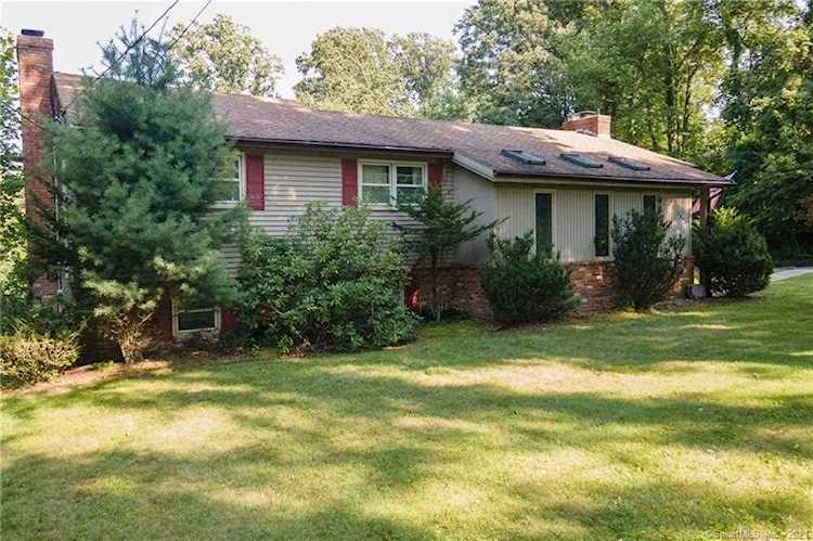 389 Matthew Street Prospect, CT 06712