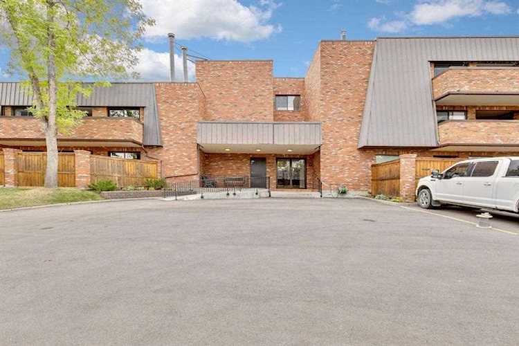 9500 Oakfield Dr SW #211 Calgary, AB T2V 0L2