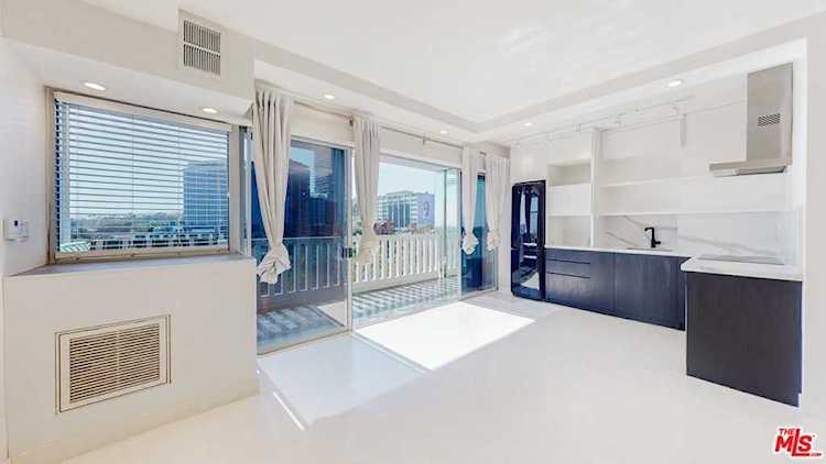 999 N Doheny Dr #811 West Hollywood, CA 90069