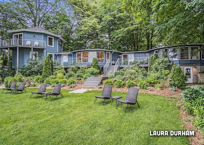 3036 Harbor Rd Saugatuck, MI 49453
