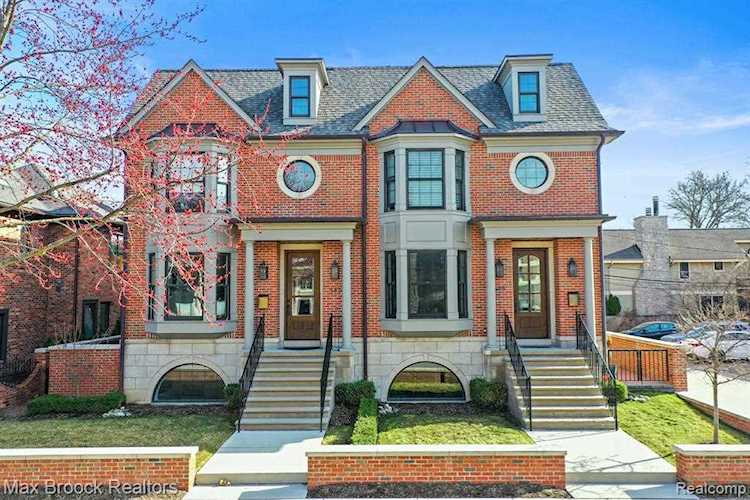 559 W Brown St Birmingham, MI 48009