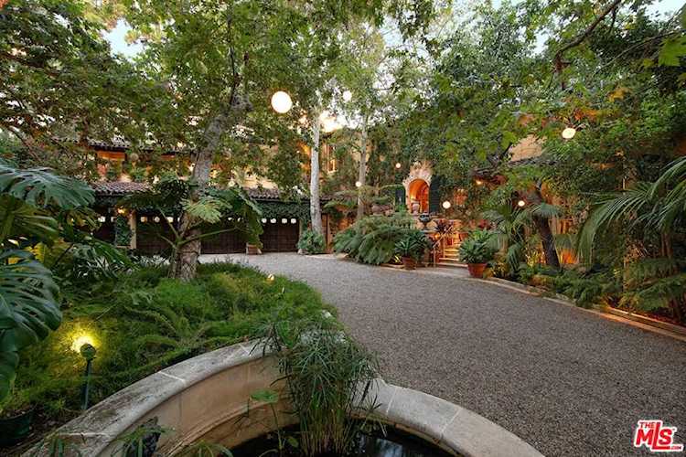 500 Perugia Way Los Angeles, CA 90077