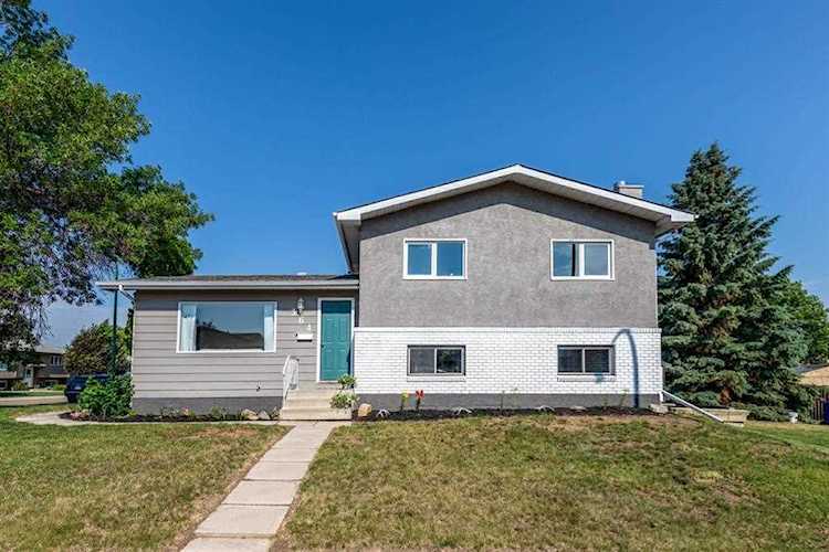 364 SE Shepherd Crescent Medicine Hat, AB T1B 2V6