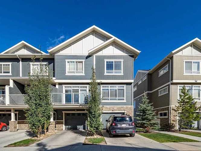 1527 Symons Valley Parkway NW Calgary, AB T3P 0R8