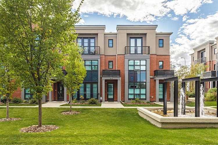 717 Aspen Meadows Hill SW Calgary, AB t3h 0g4