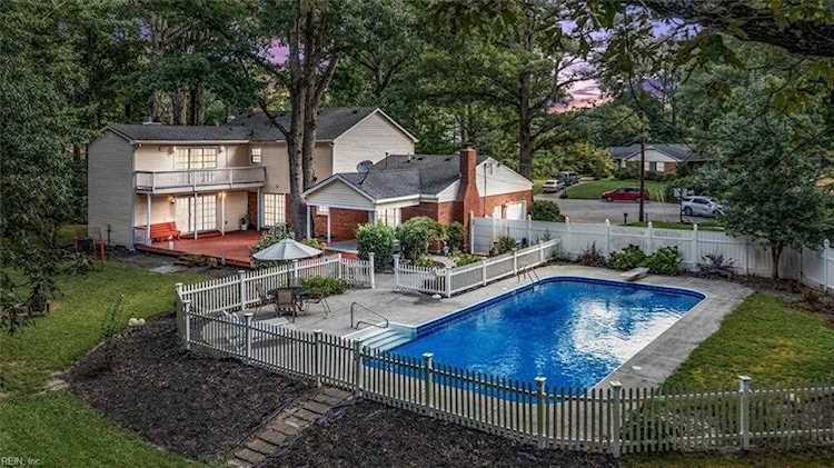 601 Queensgrove Cres Virginia Beach, VA 23452