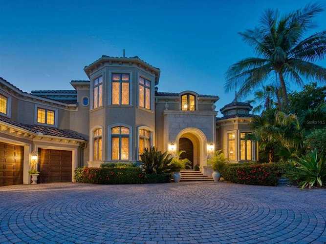 25 Lighthouse Point Dr Longboat Key, FL 34228