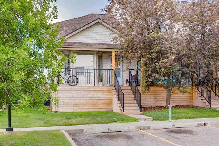 21 Hidden Valley Villas NW Calgary, AB T3A 5W7