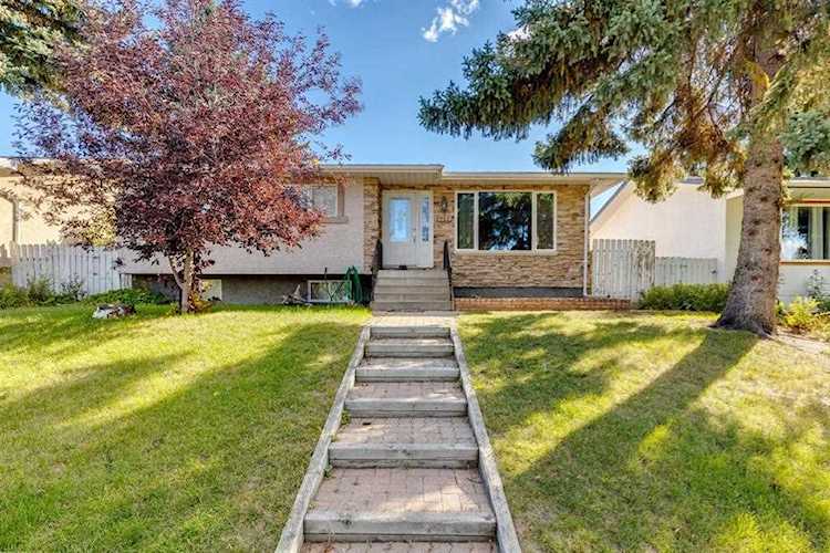 2403 Vista Crescent NE Calgary, AB T2E 6J2