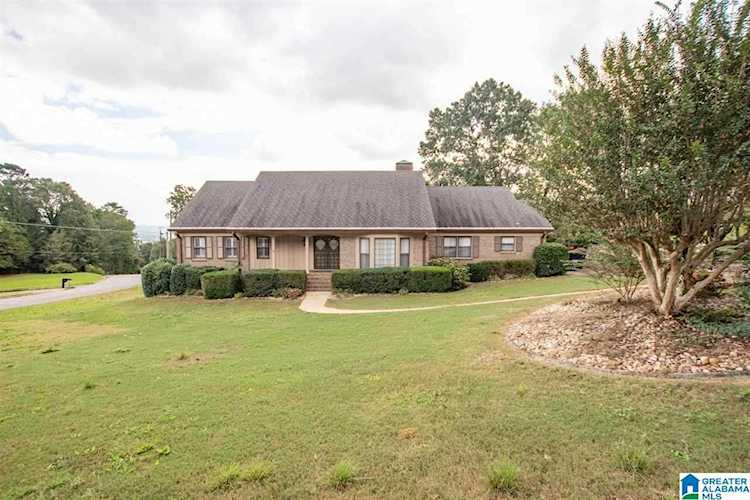 10 Christopher Way Anniston, AL 36207