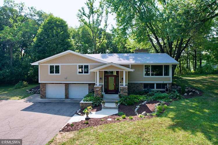 5325 Lee Circle Shorewood, MN 55331