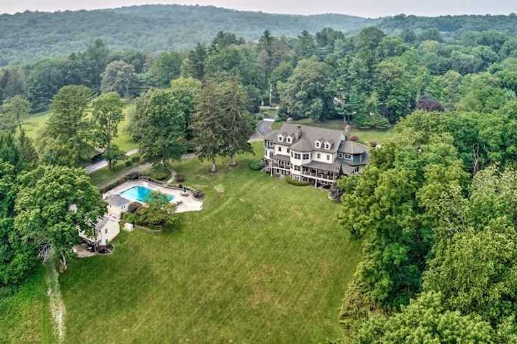 240 Mountainside Rd Mendham Boro, NJ 07945
