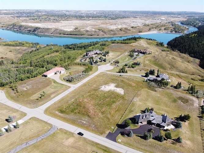 16 Rodeo Dr Rural Rocky View County, AB T3Z 3B7