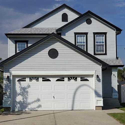 91 Somerside Common SW Calgary, AB T2Y 3M8