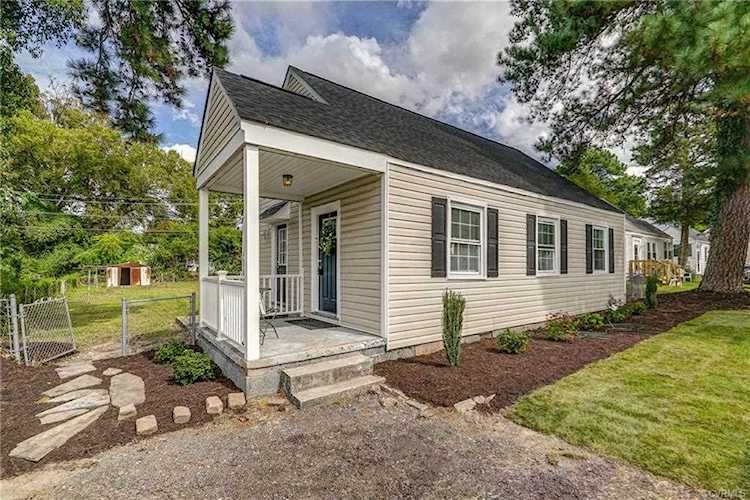 1808 Oak Hill Ln Richmond, VA 23223