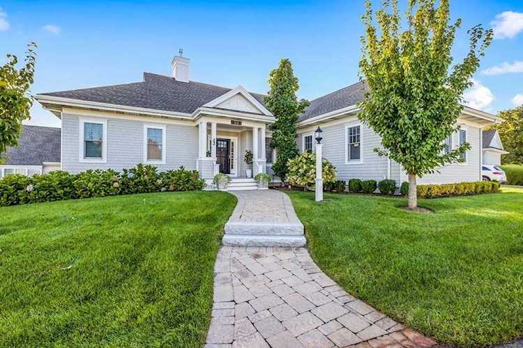 22 Eldredge Ln #22 Cohasset, MA 02025