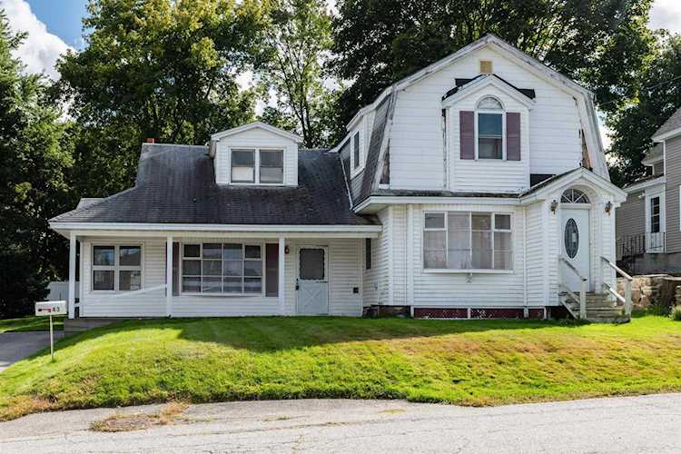 43 Oakwood Ave Manchester, NH 03103