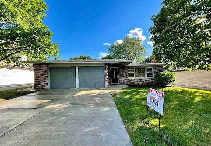 681 W Stearns Rd Bartlett, IL 60103