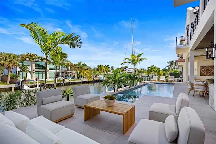 2521 NE 48th Ct Lighthouse Point, FL 33064