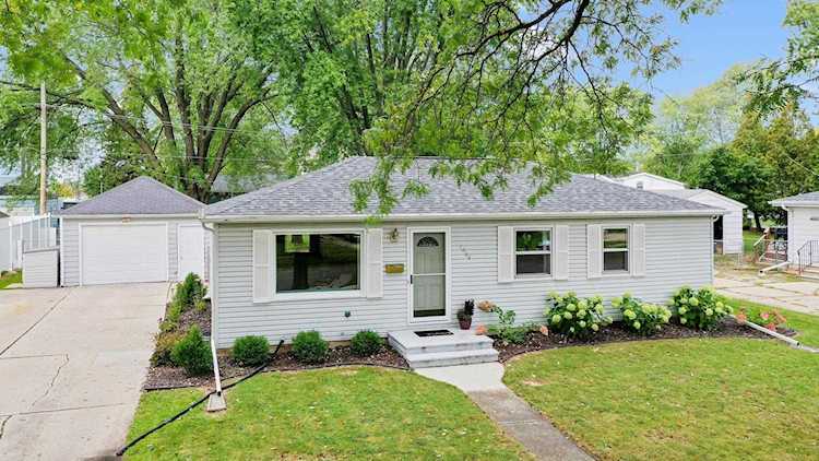 1044 Pennings Ave De Pere, WI 54115