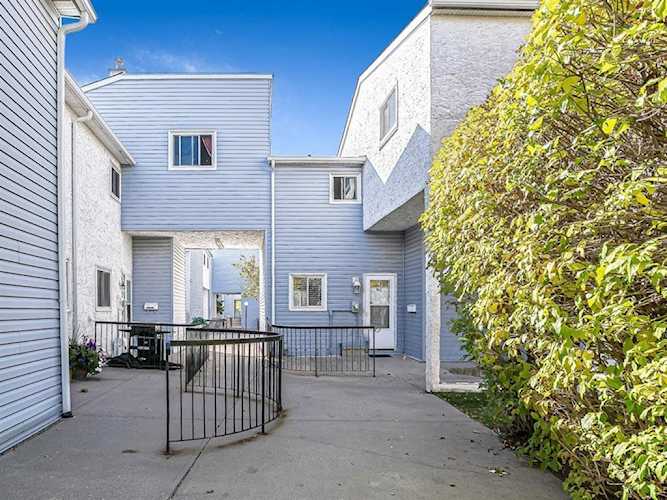 340 Falconridge Crescent NE #502 Calgary, AB T3J 1H4