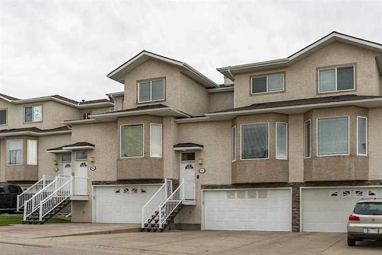 97 Country Hills Gardens NW Calgary, AB T3K 5G1